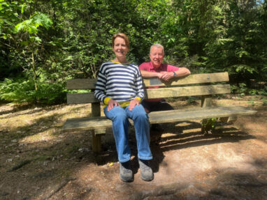 Geschonken rust: De bankjes van het Luntersche Buurtbosch en hun verhalen